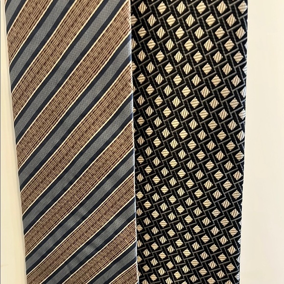 Elegant Striped Men's Ties - Black and Brown - Picture 2 of 4